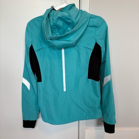 Running Room Jacket - Size Small - Picture 2 of 14